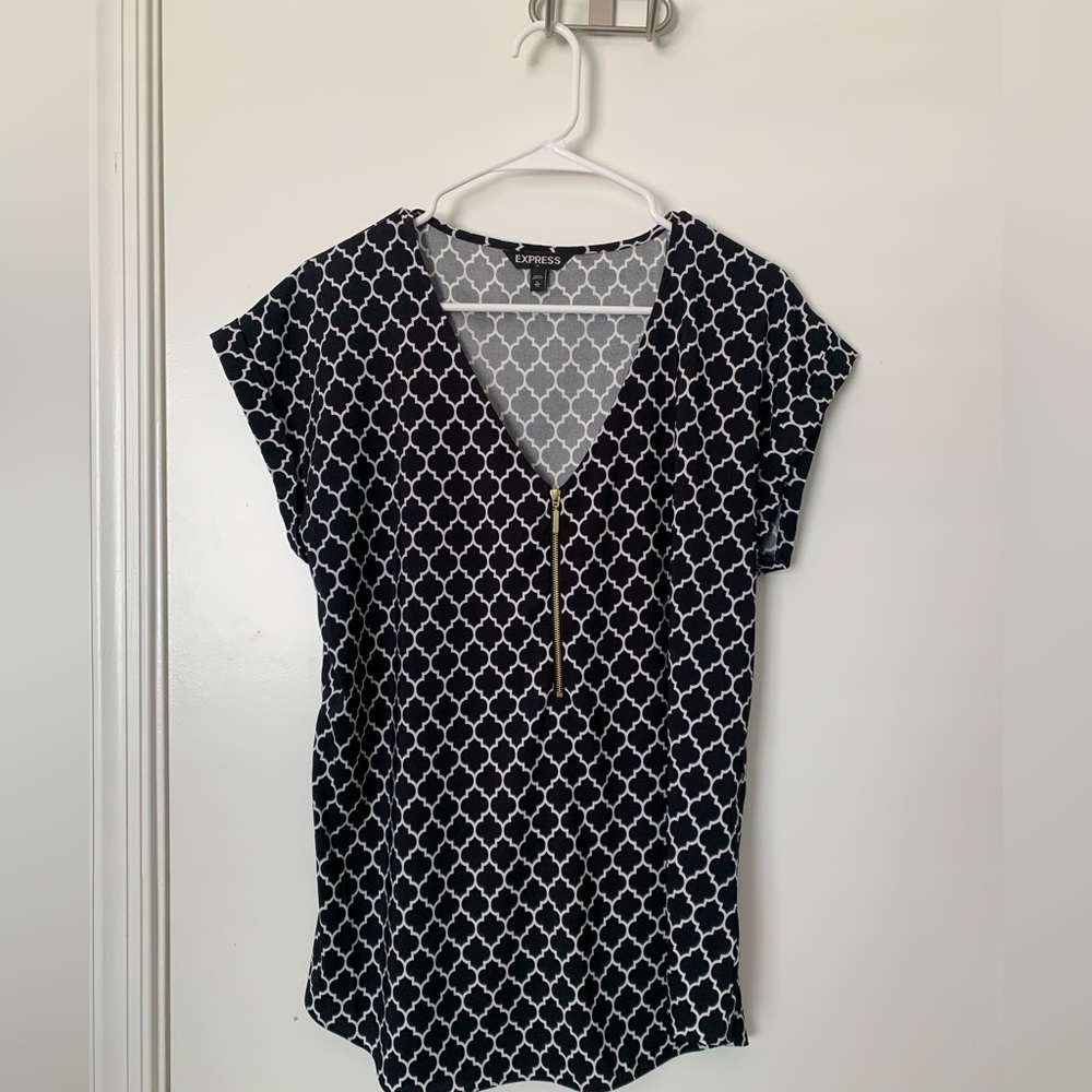 Black and white express blouse